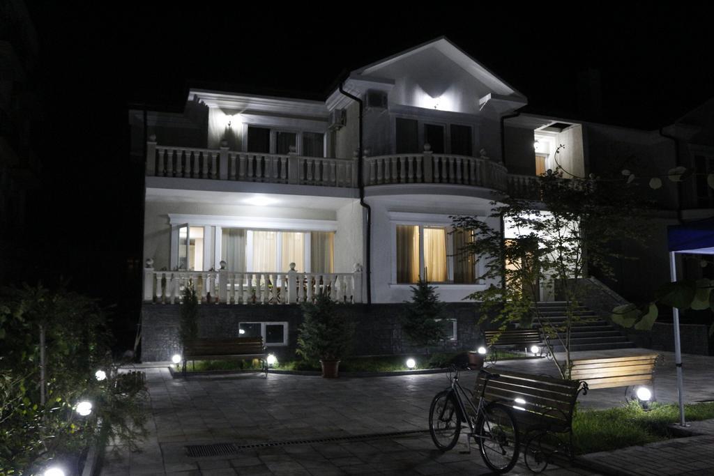 Guest House Sofia Kobuleti Exteriör bild